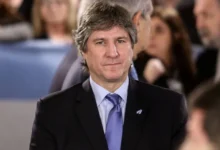 Amado Boudou y Axel Kicillof sonríen en una foto conjunta