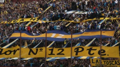 Imagen de los jugadores de Lanús y Boca en el campo de juego