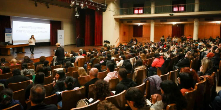 Imagen de una persona sonriendo, representando la salud mental