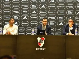 Imagen de Chacho Coudet en su presentación como entrenador de la selección argentina