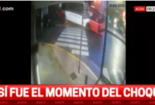 Colectivo y patrullero chocados contra una pizzería en Constitución