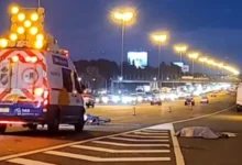 Imagen de un choque entre un camión y una motocicleta en la Panamericana