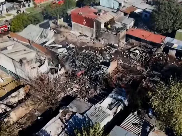 Imagen de la destrucción total en Mariano Acosta después de la explosión del depósito de garrafas