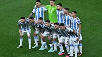 Imagen de Germán Pezzella y Ángel Di María con un mensaje de apoyo al Día de la Memoria