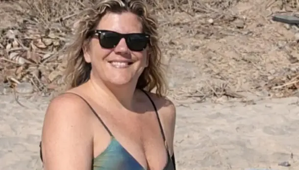 Imagen de Dominique Metzger en una playa de Uruguay