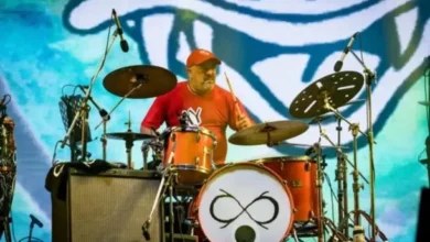 Daniel Buira en escena con Los Piojos