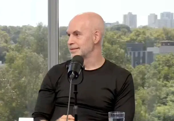 Horacio Rodríguez Larreta en una conferencia de prensa