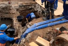 Trabajos de bacheo en la calle