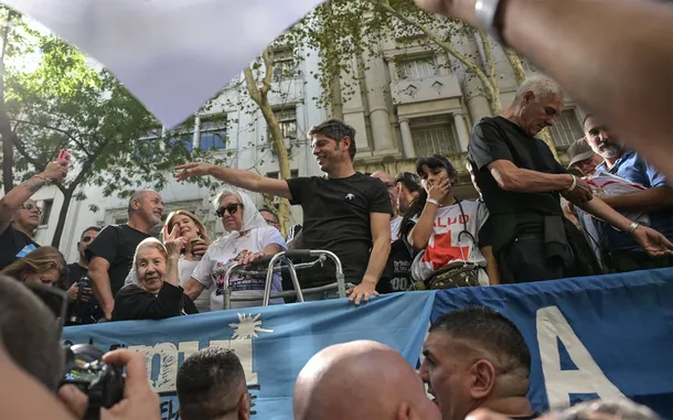Axel Kicillof en Plaza de Mayo durante el acto por el Día de la Memoria