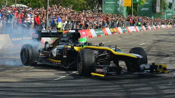 Franco Colapinto en su auto de Fórmula 1