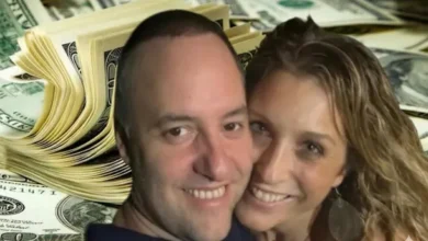 Manuel Adorni en una reunión oficial