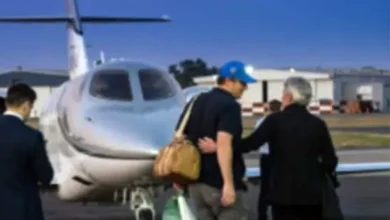 Imagen de Manuel Adorni en un evento público