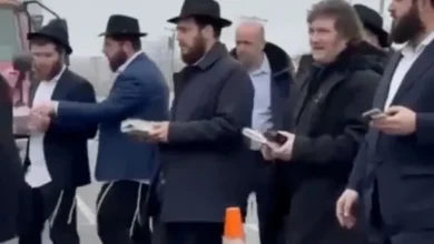 Javier Milei frente a la tumba del Rebe de Lubavitch en Nueva York