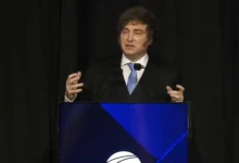 Imagen de Javier Milei hablando en la Bolsa de Comercio de Córdoba