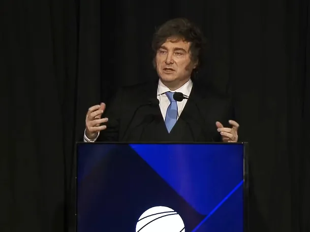 Imagen de Javier Milei hablando en la Bolsa de Comercio de Córdoba