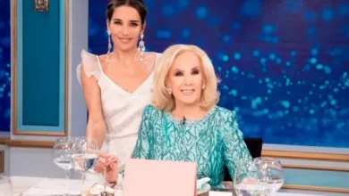 Mirtha Legrand y Juana Viale en el set de grabación de sus programas