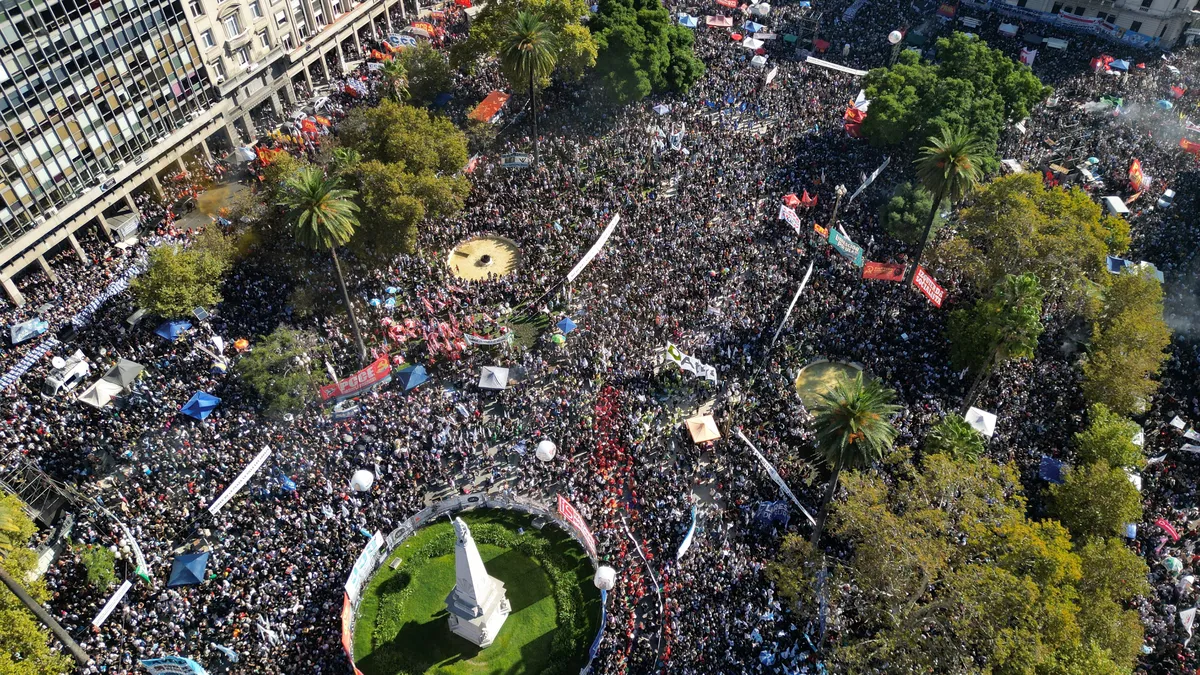 Axel Kicillof en Plaza de Mayo