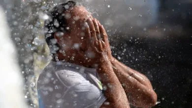 Imagen de un termómetro con alta temperatura, representando el calor extremo