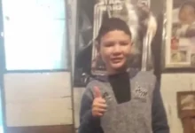 Imagen de una persona detenida por la policía