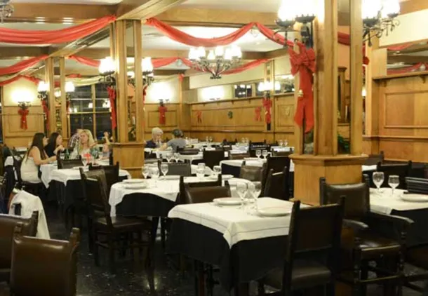 Fachada de El Palacio de la Papa Frita en la Avenida Corrientes