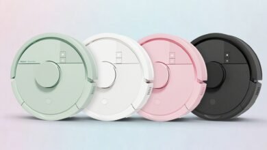 Imagen del nuevo Roomba Mini de iRobot, mostrando su compacto diseño y mopas desechables.