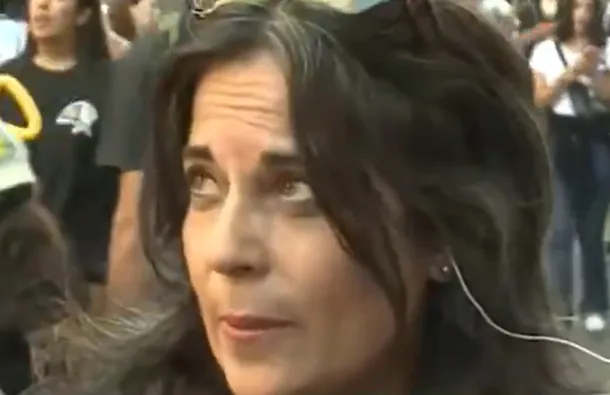 Analía Kalinec habla en Plaza de Mayo