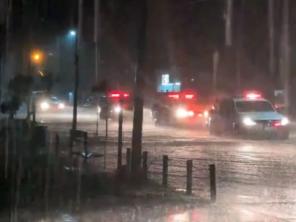 Imagen de un cielo nublado con tormentas en el horizonte