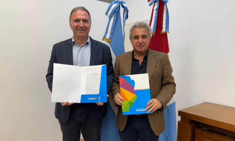 Firma de convenios entre la Provincia y el municipio de Morrison