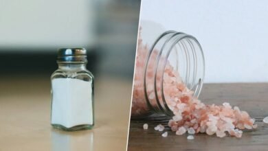 Una imagen de una salera con sal yodada