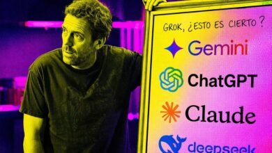 Imagen de un médico utilizando una tableta con una IA médica