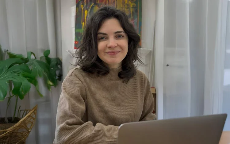 Estudiantes en una clase de idiomas en línea