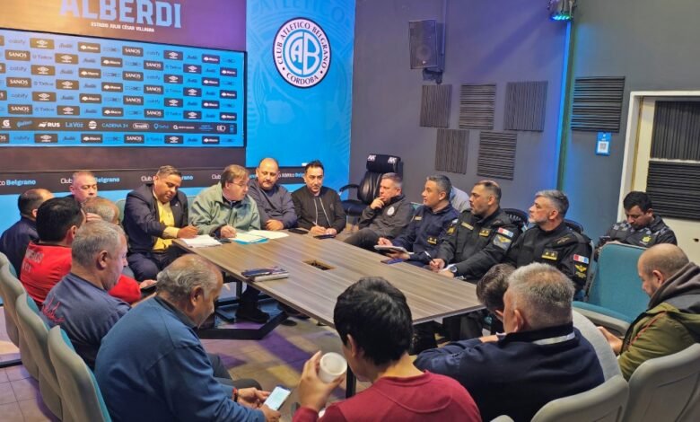 Imagen del estadio Gigante de Alberdi lleno de hinchas