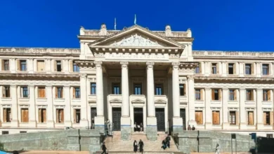 Imagen de un juzgado en Córdoba con la bandera argentina