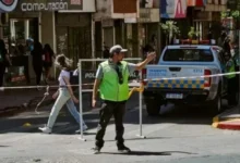 Trabajos de reposición de asfalto en la Av. Vélez Sarsfield