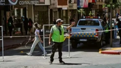 Trabajos de reposición de asfalto en la Av. Vélez Sarsfield