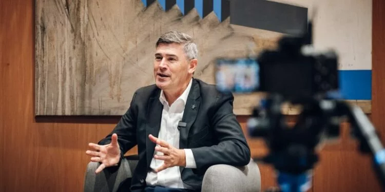 Passerini y Milei en una imagen simbólica de la política argentina