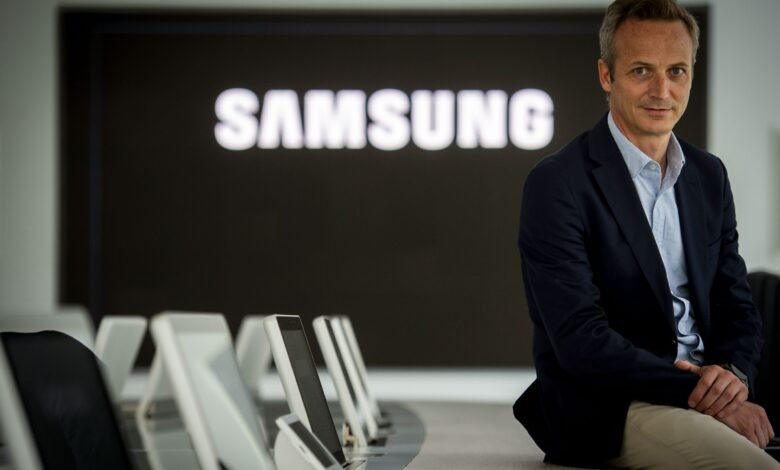 Imagen de un televisor Samsung de gran formato con tecnología Micro RGB