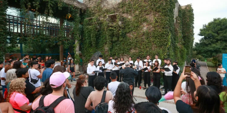 Familia disfrutando en el Jardín Botánico de Córdoba