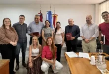 Ciudadanos peruanos votando en elecciones generales