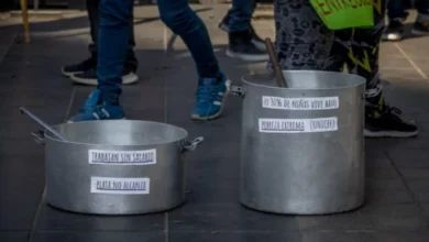 Protestas en las calles de Córdoba contra la eliminación del programa Volver al Trabajo