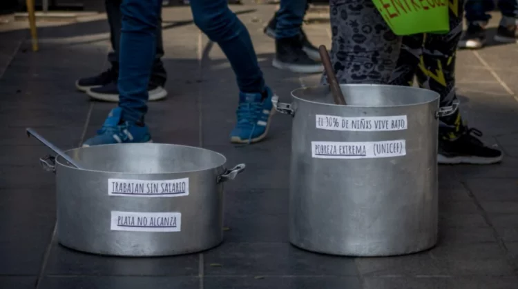 Protestas en las calles de Córdoba contra la eliminación del programa Volver al Trabajo
