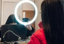 Personal del Operativo DNI atendiendo a los vecinos