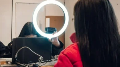 Personal del Operativo DNI atendiendo a los vecinos