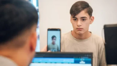 Foto de personas haciendo trámites en un operativo DNI