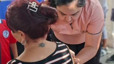 Imagen de personas vacunándose en una jornada de vacunación masiva