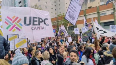 Docentes en marcha de antorchas