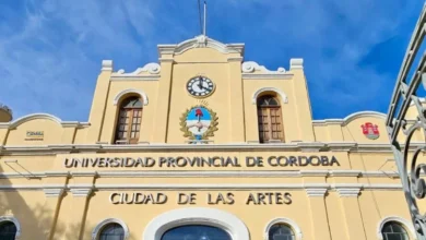 Estudiantes de la Universidad Provincial de Córdoba en un aula de clase