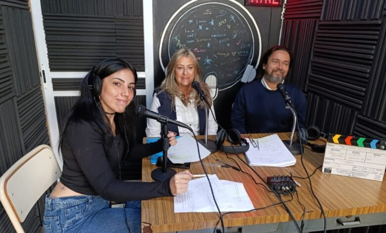 Estudiantes cordobeses reunidos para discutir la convivencia escolar