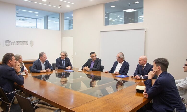 Delegaciones de Córdoba y Udine se reúnen para discutir cooperación educativa