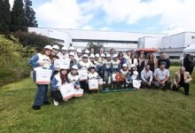 Estudiantes y empresarios juntos en el lanzamiento del Plan Dual